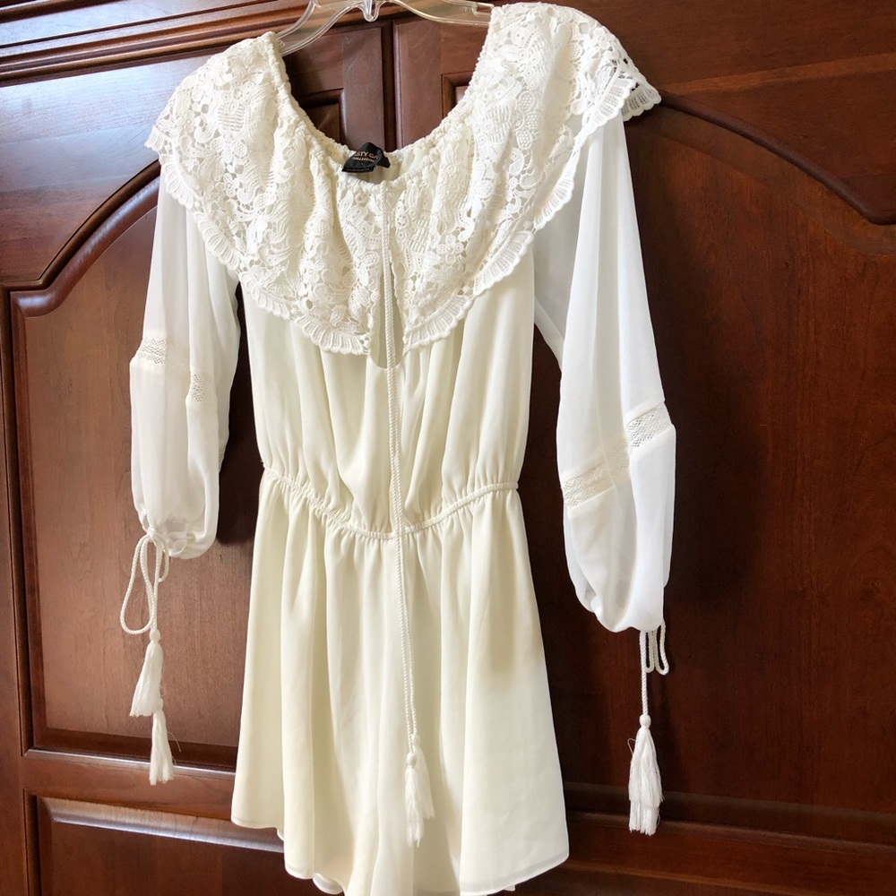 White Nasty Gal Romper. Size Small. - Picture 7 of 8